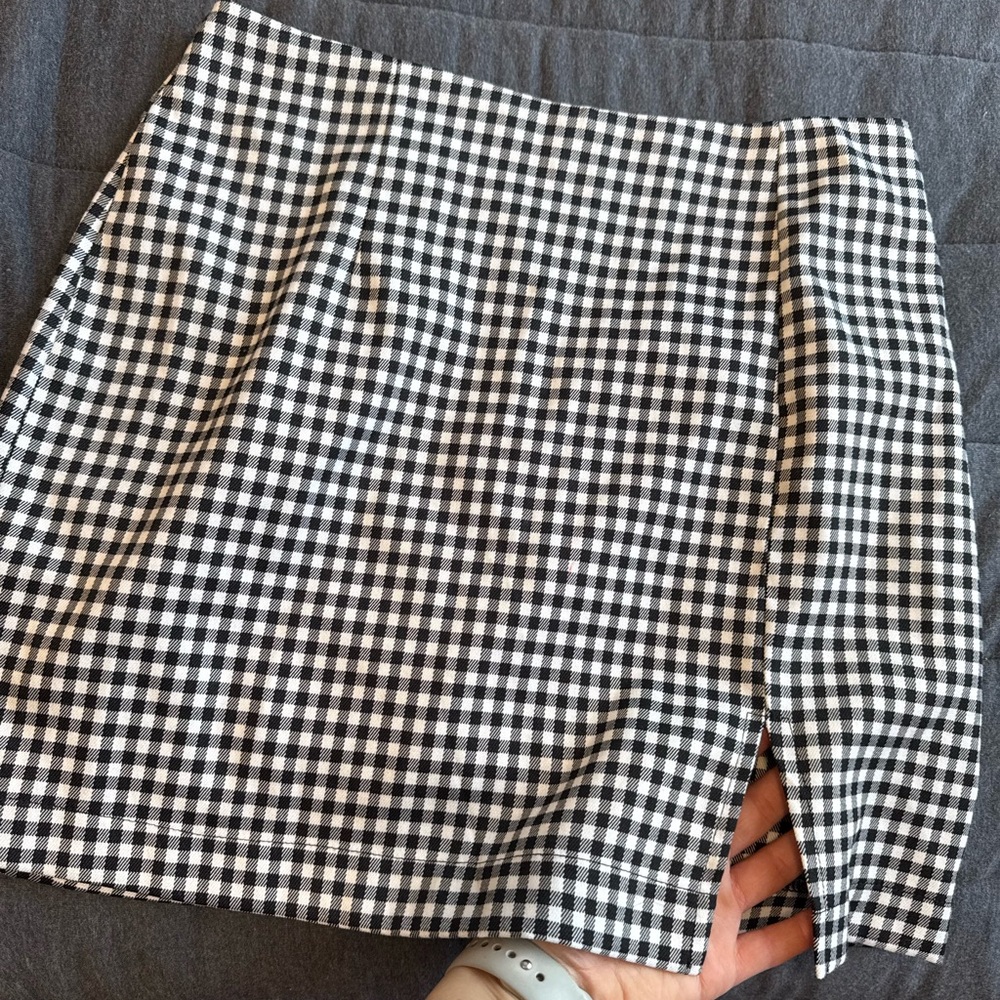 Cute black and white skirt